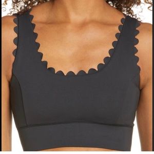 NWOT IVL COLLECTIVE SCALLOP POWER Sport bra- size 6
